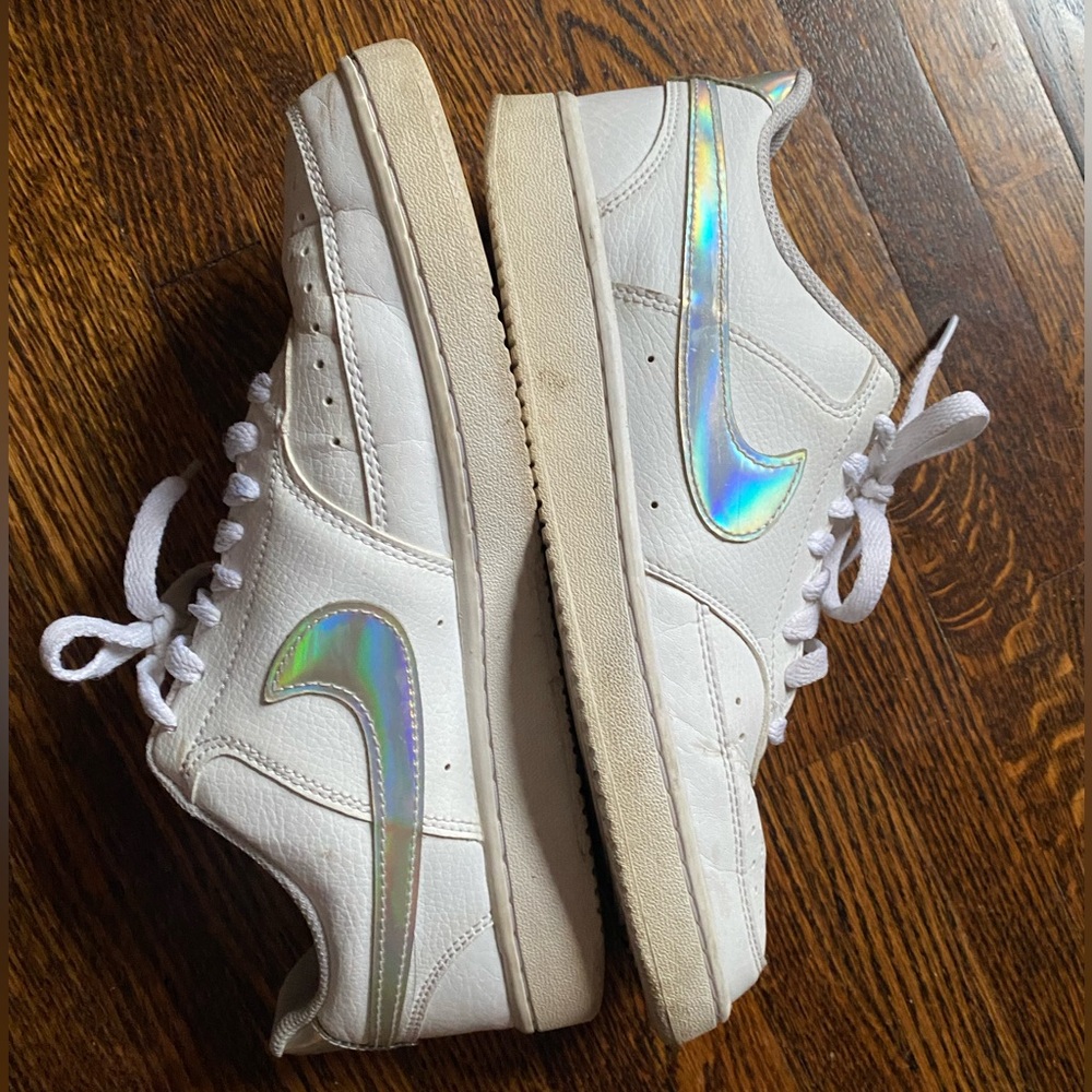 White Nike sneakers holographic